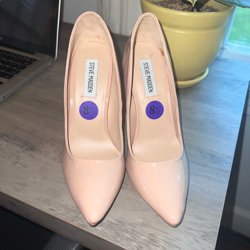Like new, worn once, Steve Madden, size 8, creme/beige